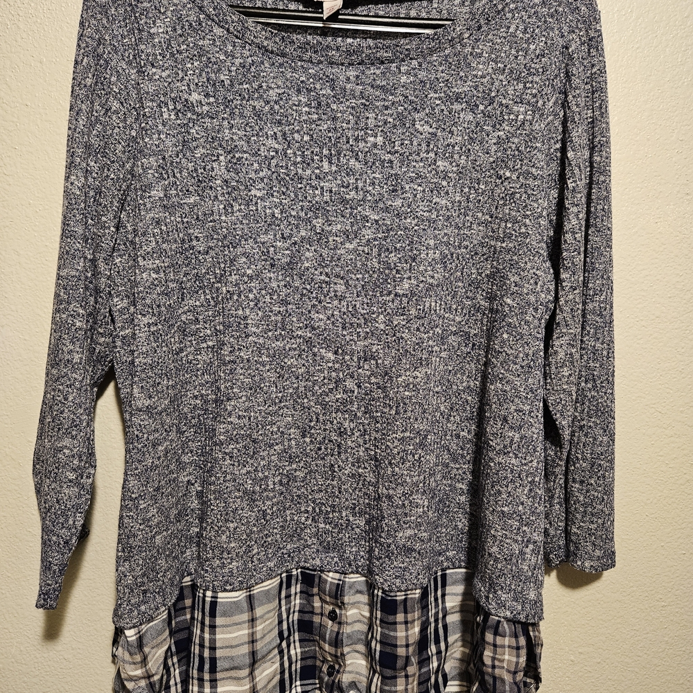Women's Gray Plaid Hem Blouse